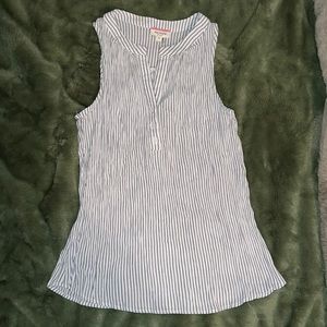 Andree by Unit, tank/blouse, V cut down to 3 buttons, very lightweight, size S